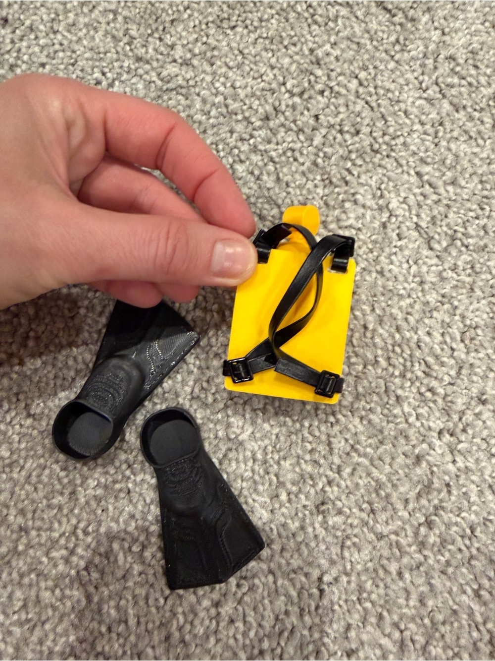 Labubu Doll Accessory Scuba Gear - Scuba Tank & Fins - Picture 4 of 4
